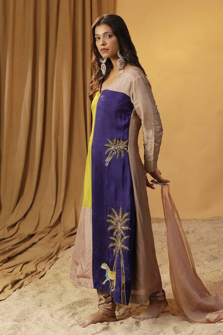 Buy_Arpita Sulakshana_Peach Silk Gota Patti, Embroidery Leopard Block Kurta And Churidar Set _Online_at_Aza_Fashions