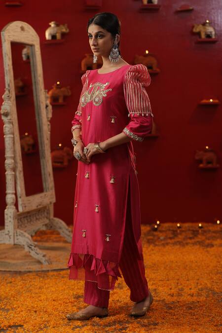 Buy_Arpita Sulakshana_Pink Cotton, Chanderi Silk, Crepe Tassels Boat Neck Palkhi Embroidered Kurta Set _Online_at_Aza_Fashions