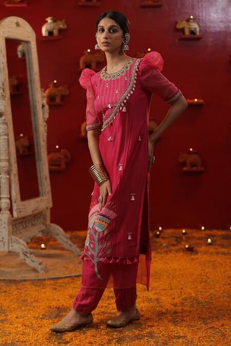 Buy Arpita Sulakshana Pink Cotton, Chanderi Silk Tassels, Embroidery, Cut Bell Hand Painted Kurta Set Buy_Arpita Sulakshana_Pink Cotton, Chanderi Silk Tassels, Embroidery, Cut Bell Hand Painted Kurta Set