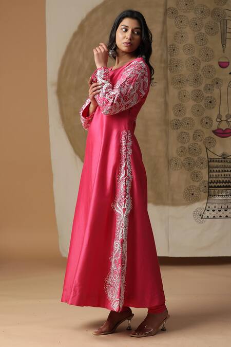 Arpita Sulakshana_Red Chanderi Silk, Crepe Sequins Scoop Neck Dori Embroidered Long Kurta Pant Set _at_Aza_Fashions