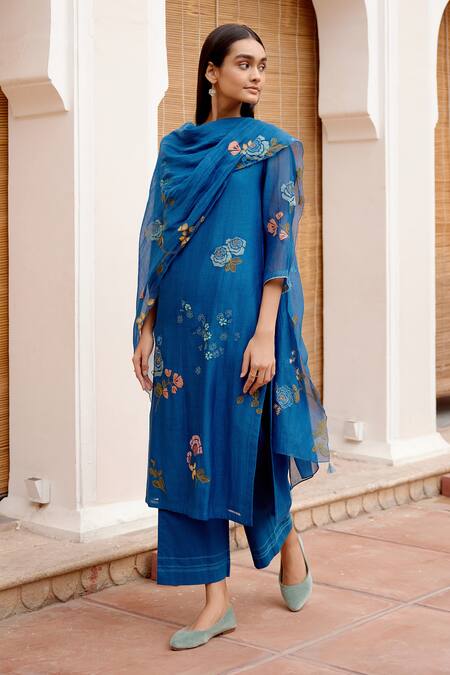 Shop Vaayu Blue Cotton, Muslin Embroidery Round Neck Floral Kurta Set Online at Aza Fashions Shop_Vaayu_Blue Cotton, Muslin Embroidery Round Neck Floral Kurta Set _Online_at_Aza_Fashions