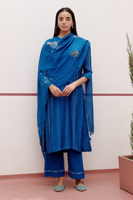 Vaayu Linear Embroidered Kurta Set 