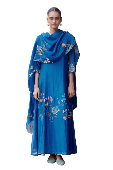 Vaayu_Blue Cotton, Muslin Embroidery V-neck Floral Applique Anarkali With Dupatta_Online_at_Aza_Fashions