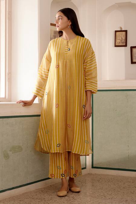 Buy Vaayu Yellow Cotton, Muslin Round Neck Linear Print Kurta And Pant Set Online at Aza Fashions Buy_Vaayu_Yellow Cotton, Muslin Round Neck Linear Print Kurta And Pant Set_Online_at_Aza_Fashions