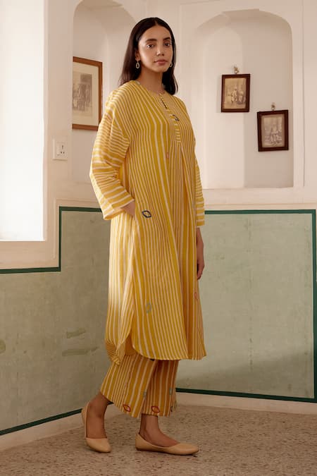 Shop Vaayu Yellow Cotton, Muslin Round Neck Linear Print Kurta And Pant Set Online at Aza Fashions Shop_Vaayu_Yellow Cotton, Muslin Round Neck Linear Print Kurta And Pant Set_Online_at_Aza_Fashions