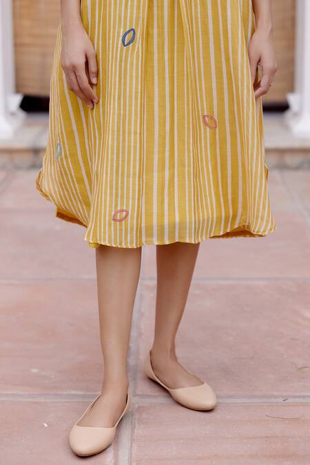 Buy_Vaayu_Yellow Cotton, Muslin Split V-neck Linear Stripe Print Dress