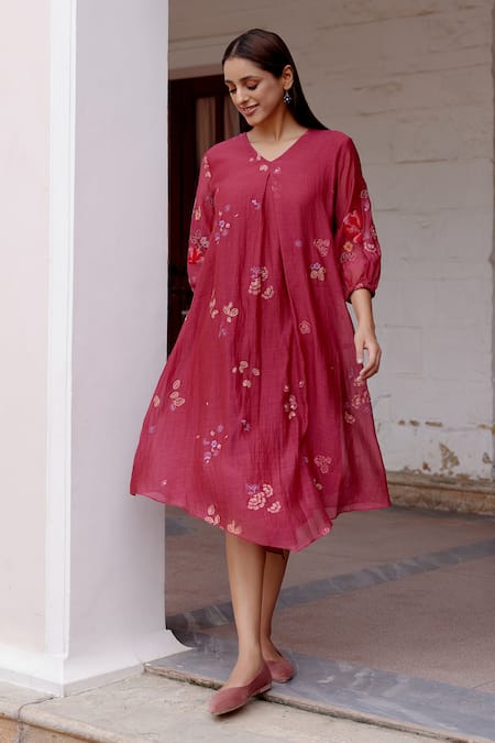 Shop Vaayu Red Cotton, Muslin Embroidery V-neck Floral Asymmetric Dress at Aza Fashions Shop_Vaayu_Red Cotton, Muslin Embroidery V-neck Floral Asymmetric Dress _at_Aza_Fashions