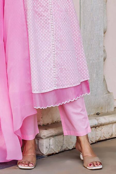 Shop Missprint Pink Kota Doria, Cotton, Organza Lace V-neck Meadow Hand Block Print Kurta Set Online at Aza Fashions Shop_Missprint_Pink Kota Doria, Cotton, Organza Lace V-neck Meadow Hand Block Print Kurta Set _Online_at_Aza_Fashions