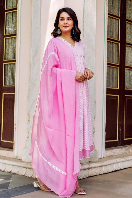 Buy Missprint Pink Kota Doria, Cotton, Organza Lace V-neck Meadow Hand Block Print Kurta Set Buy_Missprint_Pink Kota Doria, Cotton, Organza Lace V-neck Meadow Hand Block Print Kurta Set