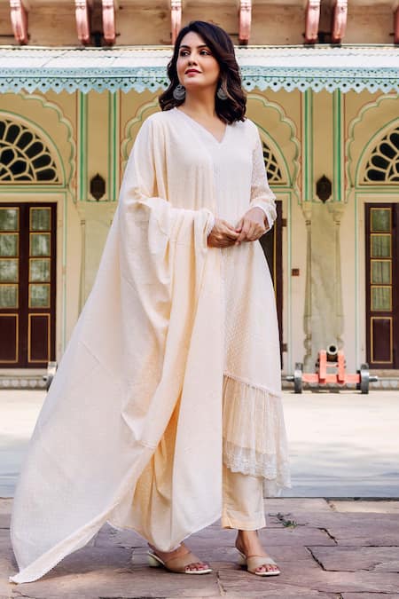 Buy Missprint Beige Kota Doria, Cotton Lace V-neck Desert Blossom Detailed Kurta Set Online at Aza Fashions Buy_Missprint_Beige Kota Doria, Cotton Lace V-neck Desert Blossom Detailed Kurta Set _Online_at_Aza_Fashions