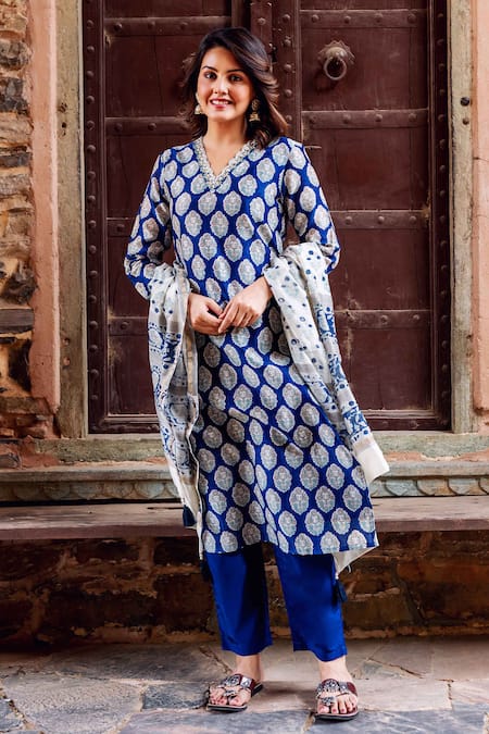 Missprint Embroidered Neck Kurta Pant Set 