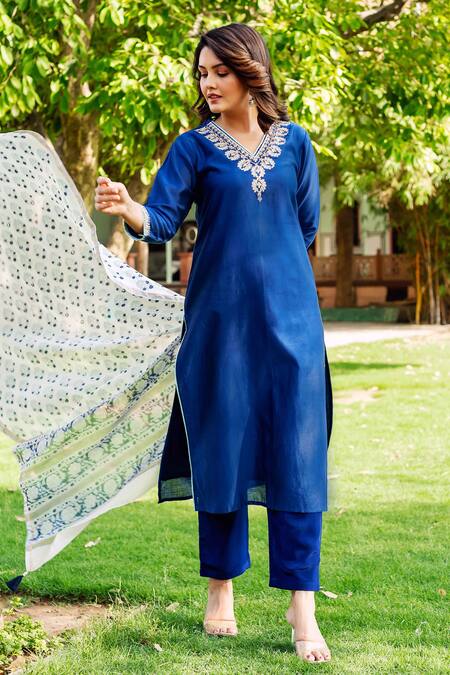 Buy Missprint Blue Silk, Cotton, Chanderi Embroidery V-neck Elegance Kurta Pant Set Buy_Missprint_Blue Silk, Cotton, Chanderi Embroidery V-neck Elegance Kurta Pant Set