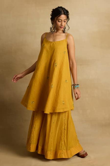 Buy Rhua Yellow Tissue, Chanderi, Kota Doria Freya Ditsy Bloom Kurta Sharara Set Online at Aza Fashions Buy_Rhua_Yellow Tissue, Chanderi, Kota Doria Freya Ditsy Bloom Kurta Sharara Set _Online_at_Aza_Fashions