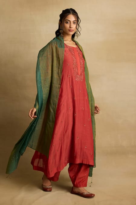 Rhua_Red Chanderi, Muslin, Kota Doria Embroidery, Naira Phool Bloom Kurta Set _at_Aza_Fashions