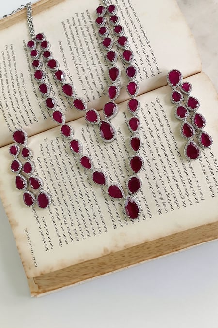Prerto Layered Ruby Tear Drop Necklace Set 