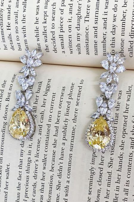 Buy_PRERTO_Yellow Crystals, Cut Work Citrine Elliptic Dimonte Necklace Set _Online_at_Aza_Fashions