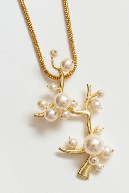 Buy Voyce Jewellery White Kent Abstract Carved Pendant Necklace Online at Aza Fashions Buy_Voyce Jewellery_White Kent Abstract Carved Pendant Necklace _Online_at_Aza_Fashions