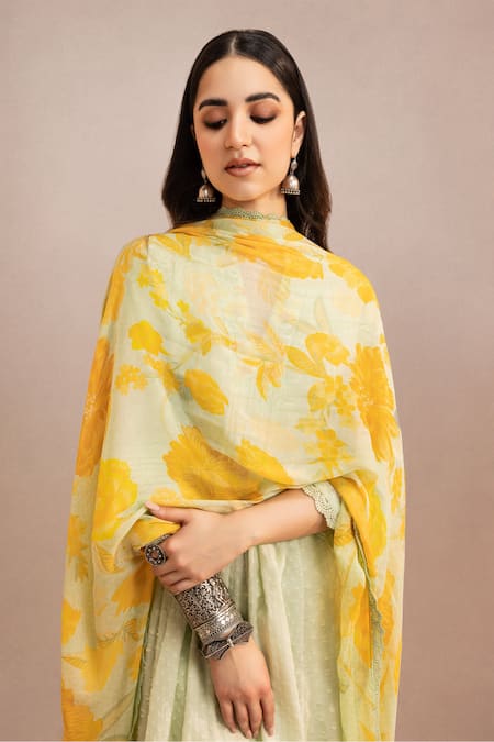 Buy_Dohr India_Green , Satin, Silk Embroidery, Lace V-neck Aari A-line Kurta Set _Online_at_Aza_Fashions