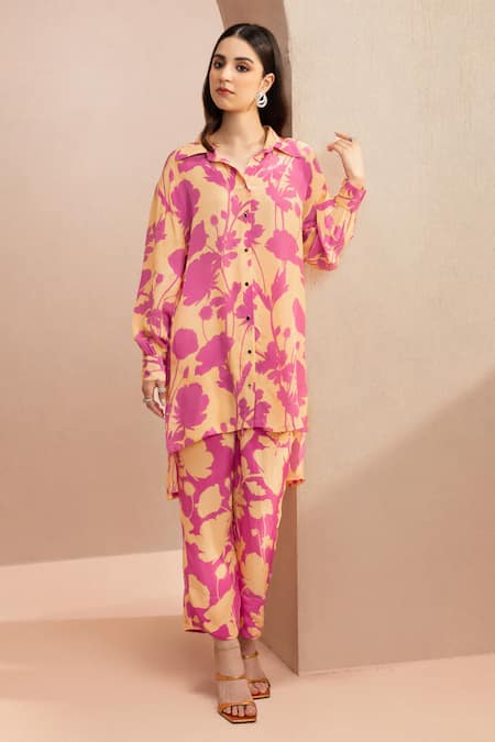 Buy Dohr India Pink Viscose, Crepe Collared Floral Print Top With Pant Online at Aza Fashions Buy_Dohr India_Pink Viscose, Crepe Collared Floral Print Top With Pant _Online_at_Aza_Fashions