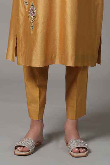 Joy Mitra_Yellow Chanderi Embroidered Thread Mandarin Floral Placement Kurta And Pant Set _Online_at_Aza_Fashions