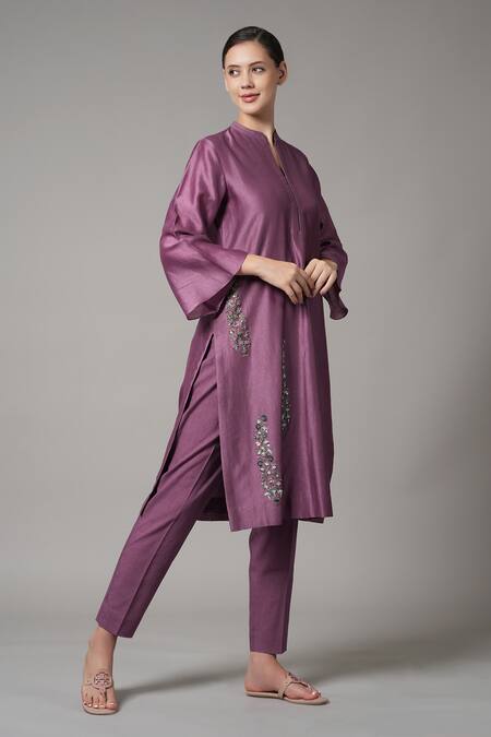 Buy_Joy Mitra_Purple Chanderi Embroidery Collared, V-neck Placement Kurta And Pant Set _Online_at_Aza_Fashions