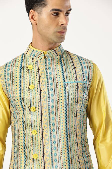Paresh Lamba Signatures_Multi Color Cotton, Velvet Embroidery Thread Bundi_at_Aza_Fashions
