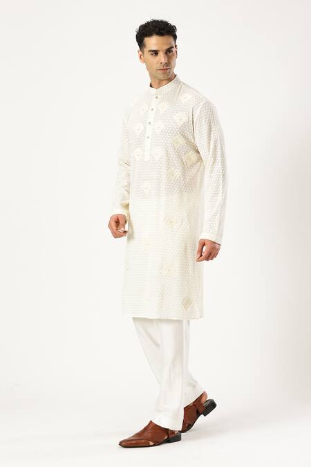 Paresh Lamba Signatures_Off White Georgette Embroidery Floral Applique Kurta And Pyjama Set _Online_at_Aza_Fashions