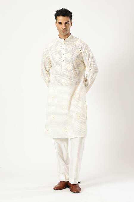 Paresh Lamba Signatures_Off White Georgette Embroidery Floral Applique Kurta And Pyjama Set _at_Aza_Fashions