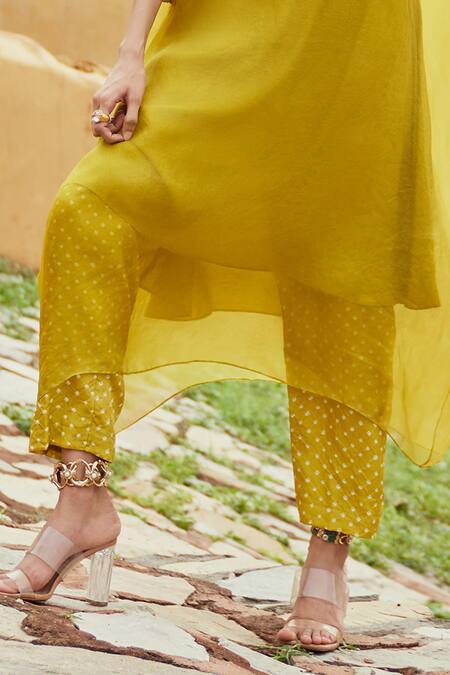 Shop_Pink City By Sarika_Green Organza, Silk Sequins, Zari V-neck Hasti Embroidered Kaftan Pant Set 