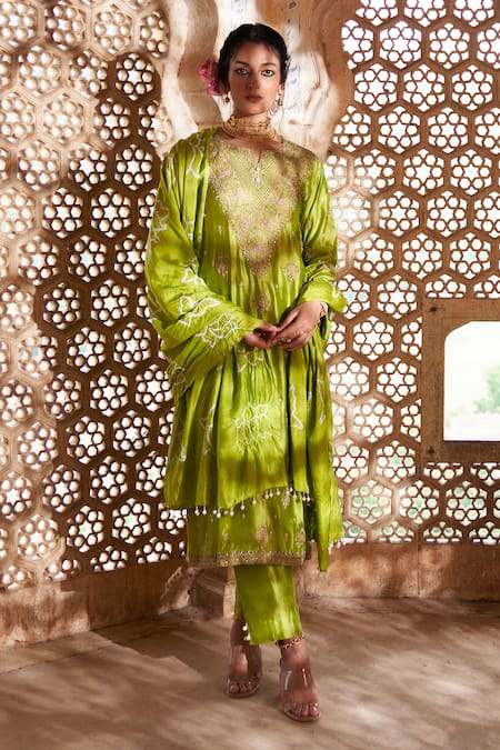 Shop_Pink City By Sarika_Green Silk, Chanderi, Gingham Embroidery, Tassels Kamal Ka Phool Kurta Set 