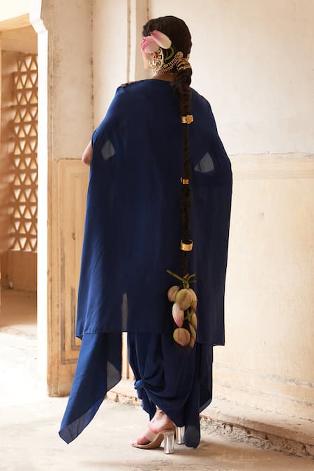 Pink City By Sarika Kamal Ki Kadhai Embroidered Cape With Skirt 