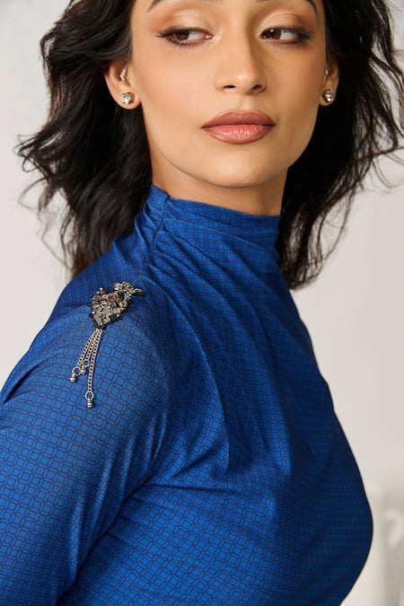 S&N By Shantnu Nikhil_Blue Polyester Embroidery Round Neck Geometric Print Crop Top _Online_at_Aza_Fashions