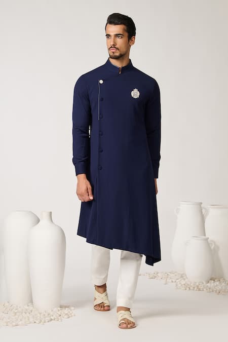 S&N by Shantnu Nikhil Crest Embroidered Asymmetric Kurta 