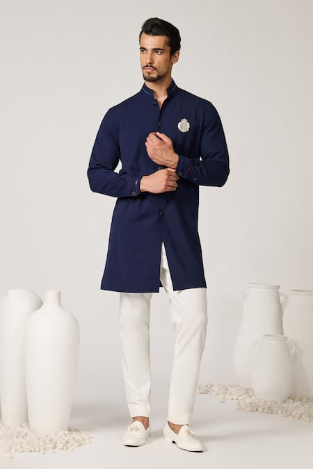 S&N by Shantnu Nikhil Crest Embroidered Kurta 