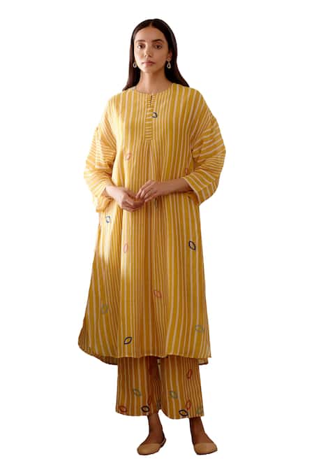 Shop Vaayu Yellow Cotton, Muslin Round Neck Linear Print Kurta And Pant Set Shop_Vaayu_Yellow Cotton, Muslin Round Neck Linear Print Kurta And Pant Set
