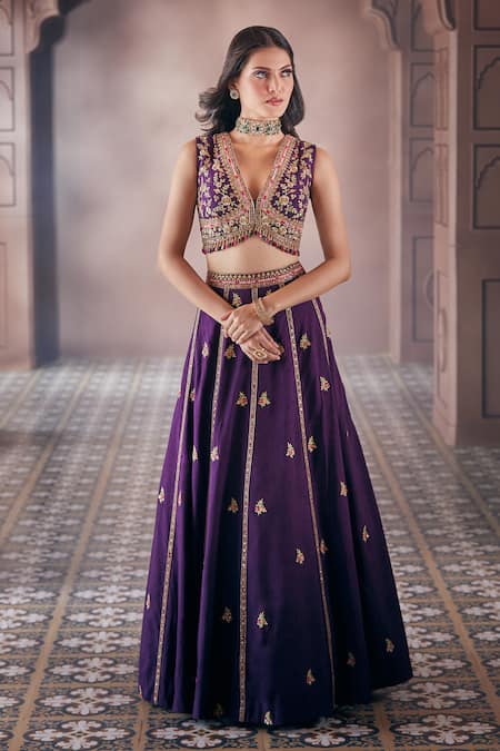 Aariyana Couture Floral Embroidered Lehenga & Blouse Set 