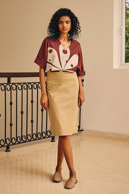 Kharakapas Solid Envelope Pencil Midi Skirt 