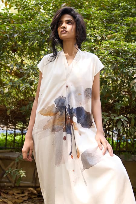 Kharakapas_Off White Cotton V-neck Lost In Whimsy Petal Bloom Dress _Online_at_Aza_Fashions