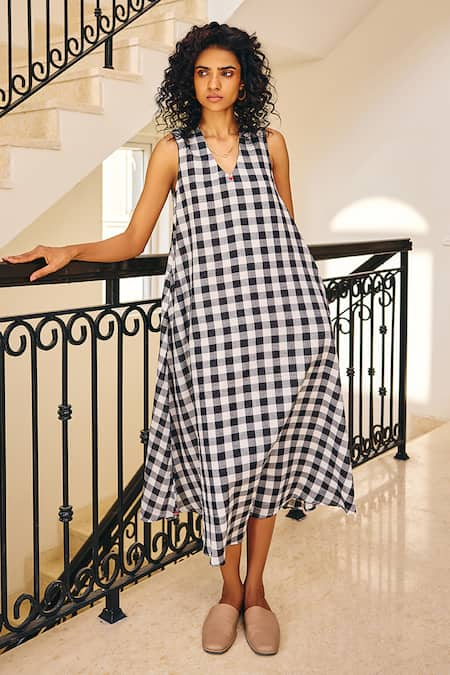 Kharakapas Black Cotton V Neck Checkered Soul Printed Midi Dress 