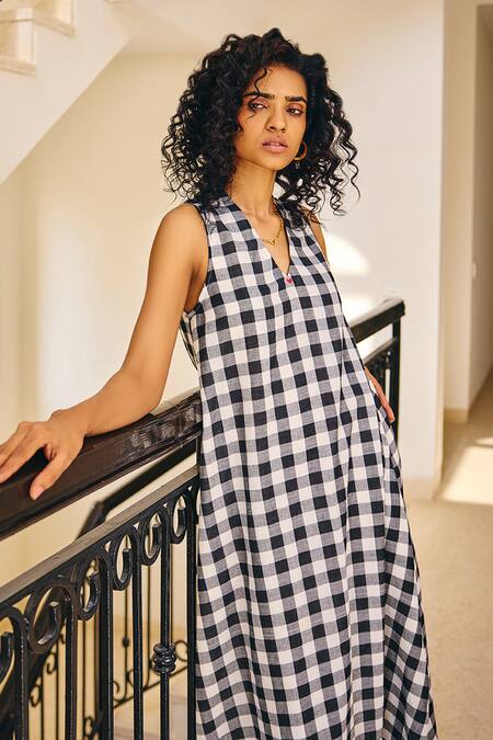 Buy_Kharakapas_Black Cotton V-neck Checkered Soul Printed Midi Dress _Online_at_Aza_Fashions