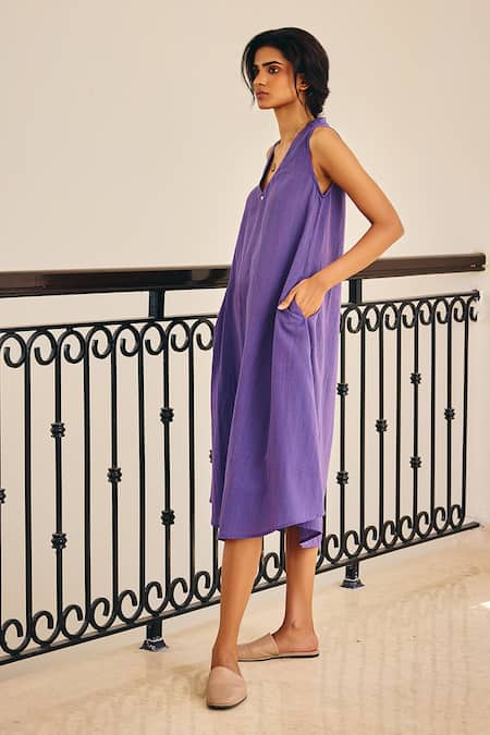 Kharakapas_Purple Cotton V-neck The Homebody Textured Dress _Online_at_Aza_Fashions