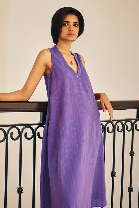 Buy_Kharakapas_Purple Cotton V-neck The Homebody Textured Dress _Online_at_Aza_Fashions