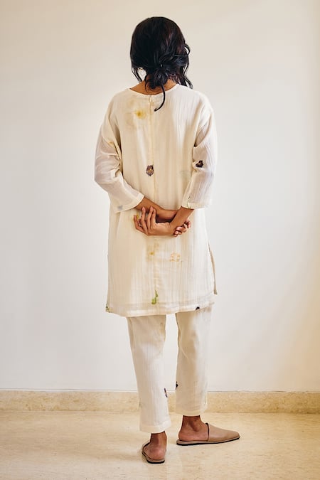 Shop Kharakapas Off White Cotton Round Neck The Savant Printed Tunic And Pant Set at Aza Fashions Shop_Kharakapas_Off White Cotton Round Neck The Savant Printed Tunic And Pant Set_at_Aza_Fashions