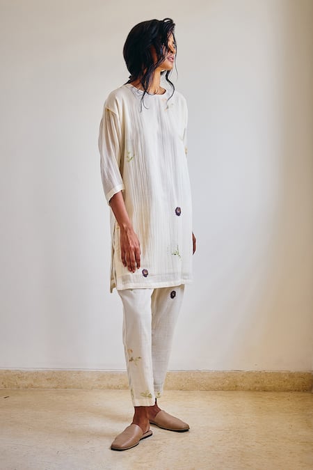 Buy Kharakapas Off White Cotton Round Neck The Savant Printed Tunic And Pant Set Online at Aza Fashions Buy_Kharakapas_Off White Cotton Round Neck The Savant Printed Tunic And Pant Set_Online_at_Aza_Fashions