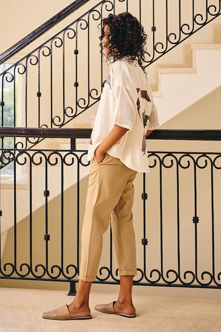 Kharakapas_Off White Cotton Mul Print Abstract Floral Shirt Collar The Softer Shell _Online_at_Aza_Fashions