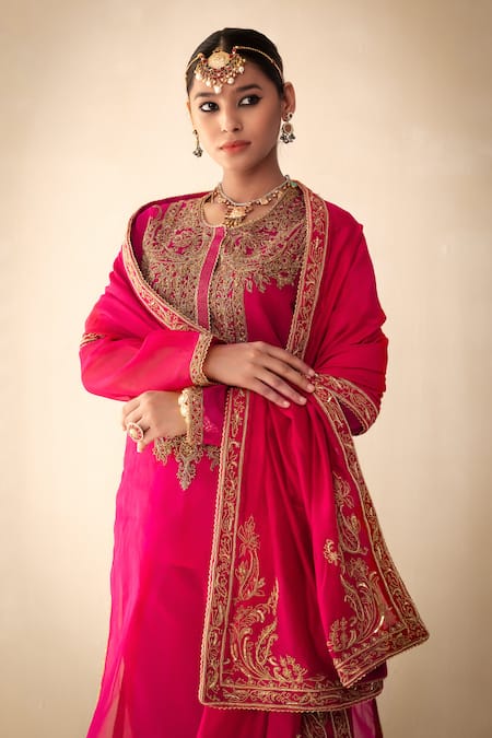 Rasasvada Cutdana Embroidered Kurta Pyjama Set 