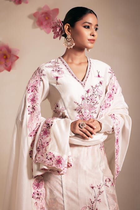 Buy_Rasasvada_Pink Chanderi Embroidery, Sequins, Beads V-neck Hand Kurta Pant Set _Online_at_Aza_Fashions