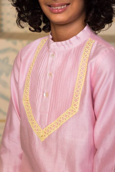 Mini Trails_Pink Cotton Embroidery Pintuck Detailed Kurta Set _Online_at_Aza_Fashions