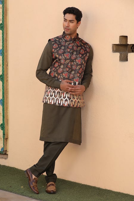 DESIGN O STITCH Floral Garden Print Bundi Kurta Set 