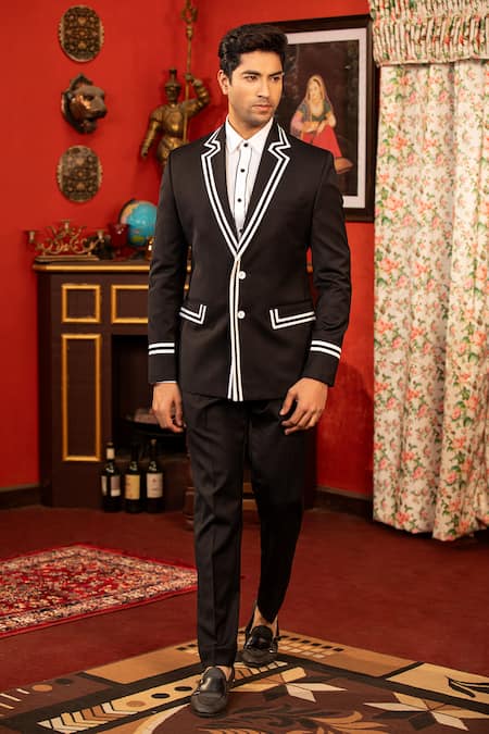 DESIGN O STITCH Black Suiting Printed Stripe Blazer With Pant 